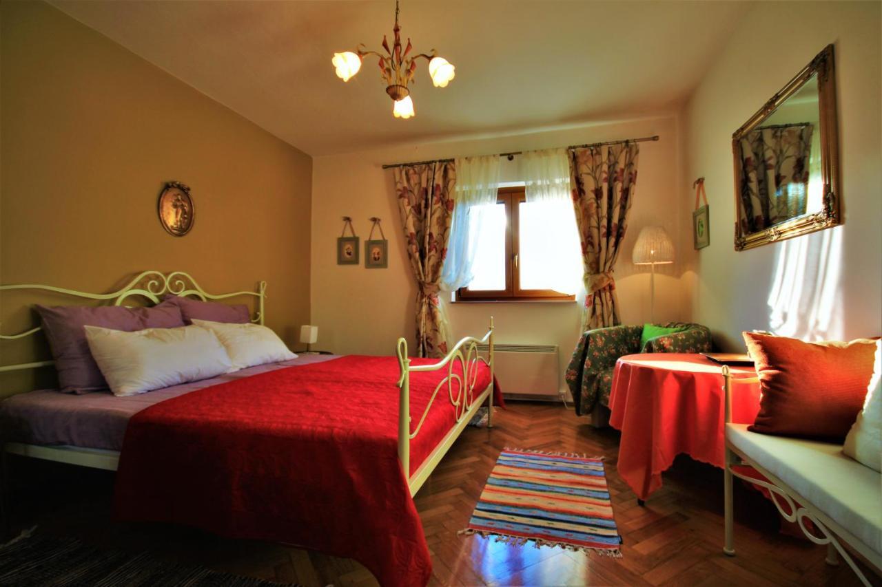 Apartment Nona Ancka Marezige Bagian luar foto