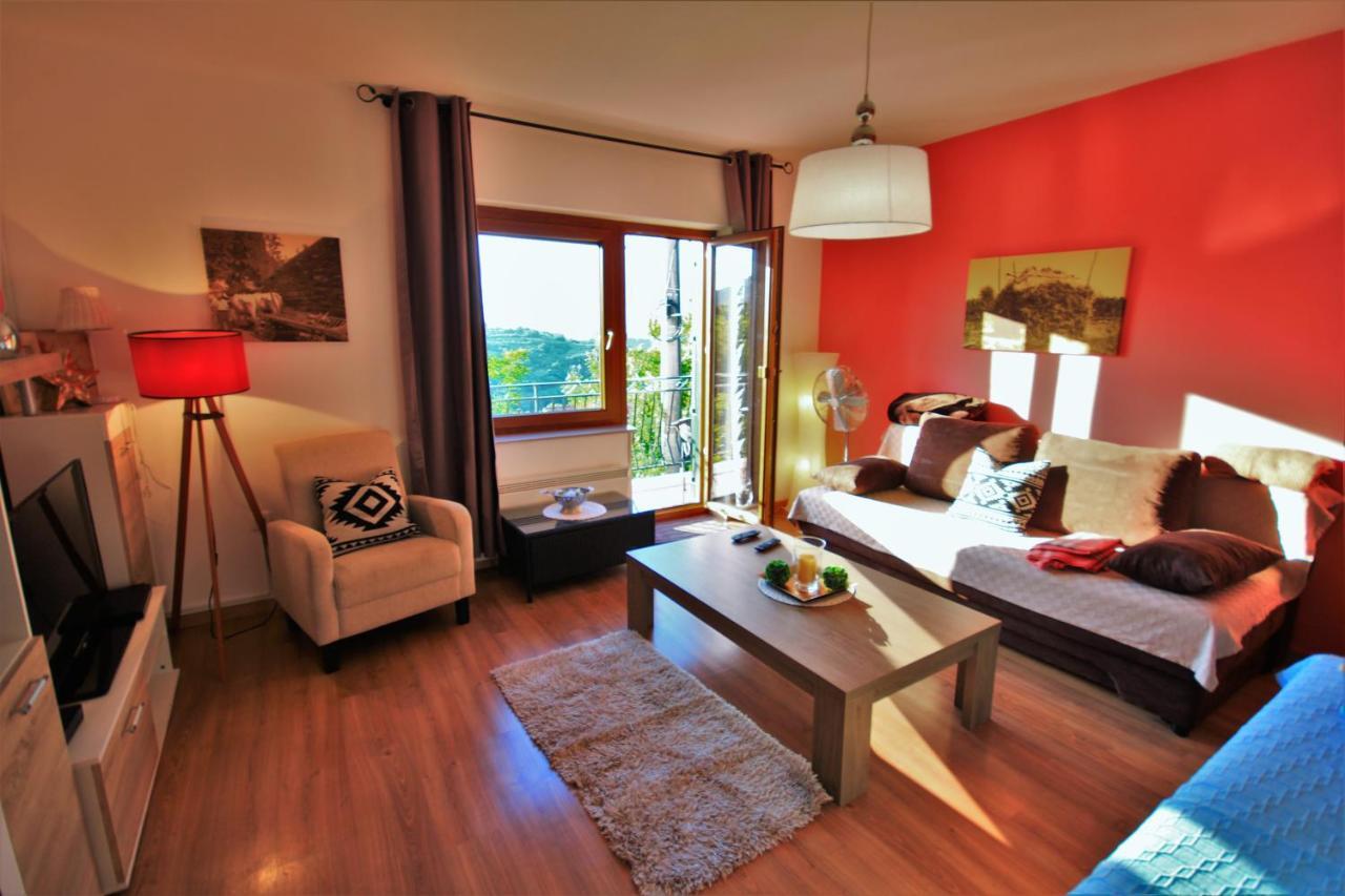 Apartment Nona Ancka Marezige Bagian luar foto